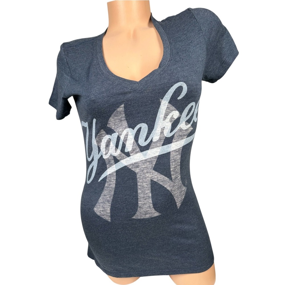 Nike NY Yankees Medium Womens T-Shirt Blue White V-neck Short Sleeve Slim Fit